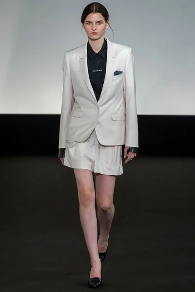 Look 24